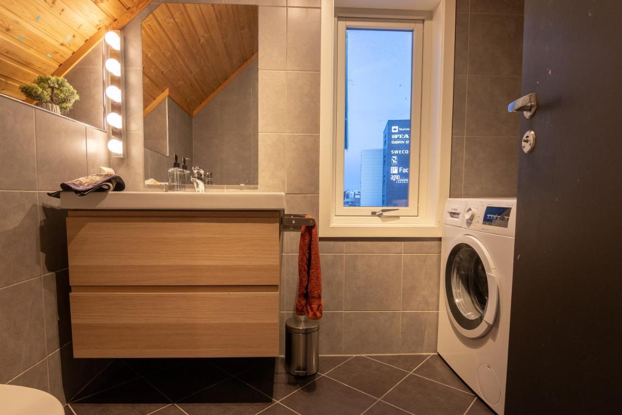 Urban And Stylish Apartment In City Centre Тромсьо Екстериор снимка